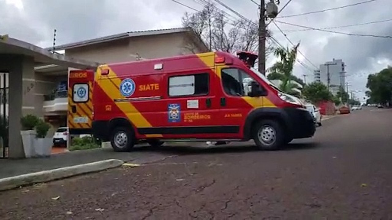 Siate atende mulher com fratura no fêmur sofrida após queda de mesmo nível no bairro Country