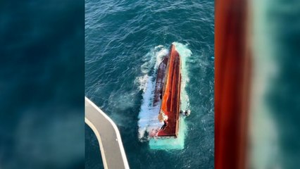 통영 욕지도 해상에서 9명 탄 25톤짜리 어선 전복 / YTN