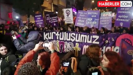 Kadınlar Beyoğlu'nda Özgürlük İçin Yürüdü