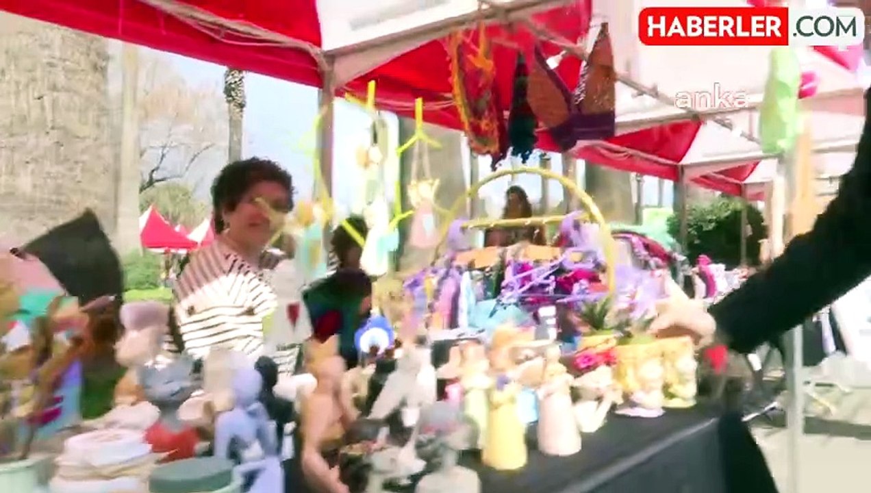 İzmir'de Festival Havasında Kadınlar Günü Etkinliği
