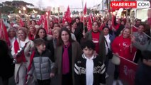 CHP Çeşme Belediye Başkan Adayı Lal Denizli'nin önderliğinde 8 Mart Dünya Kadınlar Günü coşkulu bir yürüyüş düzenlendi