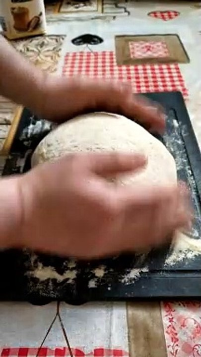 Making bread and pizza at home is much faster, cheaper and tastier if you are a true Italian