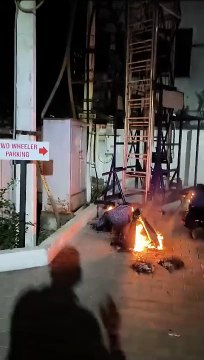 Two labour's man burning from HT line high voltage ⚡! High voltage ⚡ power runs in line and workers hand touch on line ! Owners carelessness