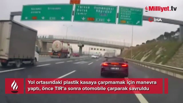 TEM’de plastik kasa faciaya yol açıyordu... Kaza anı kamerada