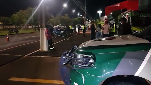 Transitar apreende veículos e multa motoristas durante fiscalização de trânsito