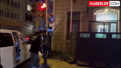 Kadıköy'de Taksici Boğazından Bıçaklandı