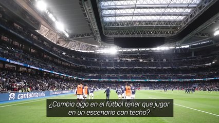 RAFA BENÍTEZ bromea con la CUBIERTA del BERNABÉU