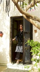 পাথর সহ সম্পূর্ণ অ্যামব্রয়ডারি হাতা এবং পাজামা নীচে নতুন কুর্তা-পাজামা