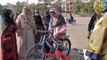 Pakistan: des femmes au guidon de motos bravent les traditions