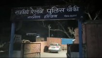 दो मासूम बेटियों को ट्रेन दिखाने ले गया पिता और मालगाड़ी के आगे कूद गया