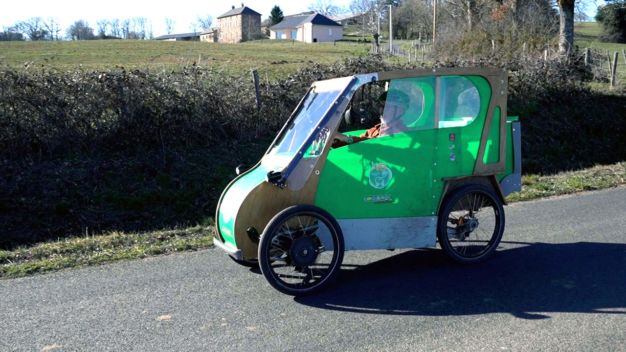 Le « véloto », la voiture à pédales qui aimerait se faire une place sur les routes