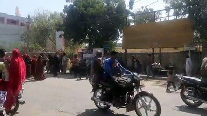 Stick-fight between nomadic families, panic among people