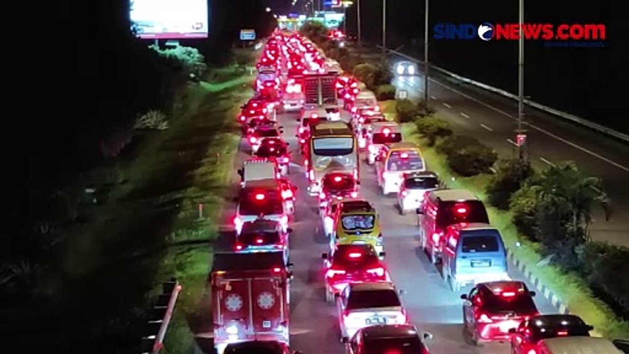 Arus Lalu Lintas di Tol Pasteur Padat, Kemacetan Terjadi hingga 2 Kilometer