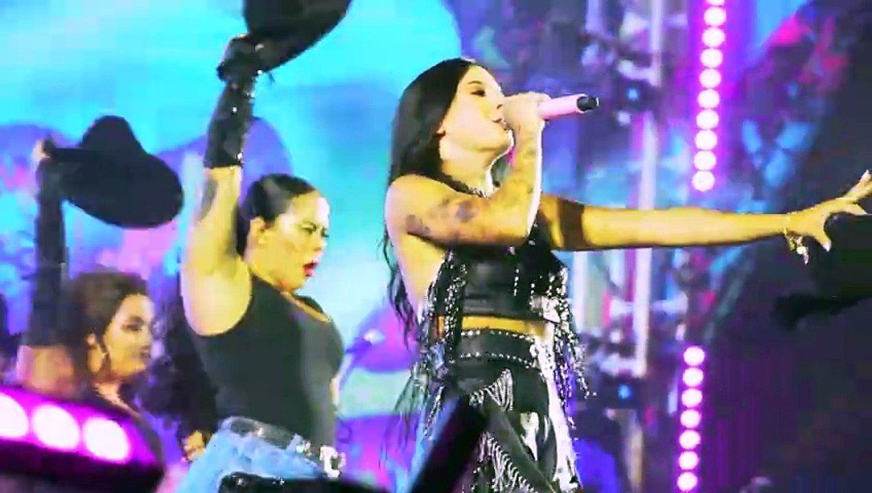 Show da cantora e compositora Ana Castela, a Boiadeira, lota arena da Expo Umuarama