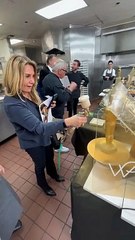 Ertuğrul Özkök: Bu akşam Oscar törenine katılan bin 500 kişiye 20 bin Türk tabağında yemek verilecek