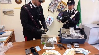 Nuova Florida, sequestrati 21 kg di hashish e un revolver. 3 in manette