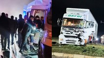 Mardin'de TIR ile öğrenci ve öğretmenlerin taşındığı minibüs çarpıştı: 7 yaralı
