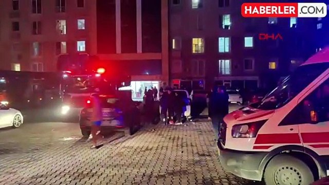 Esenyurt'ta 11 katlı rezidansta yangın; mahsur kalan 40 kişiyi itfaiye tahliye etti