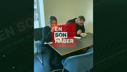 Karısını koruyormuş gibi gözüküp yemeğinden yiyen adam kamerada