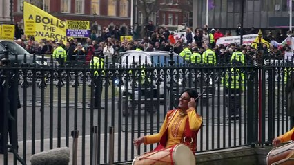 The Queen and Royals arrive for Commonwealth Service