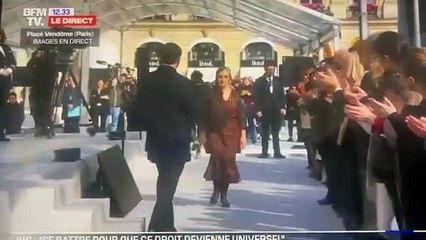 Catherine Ringer rembarre Macron