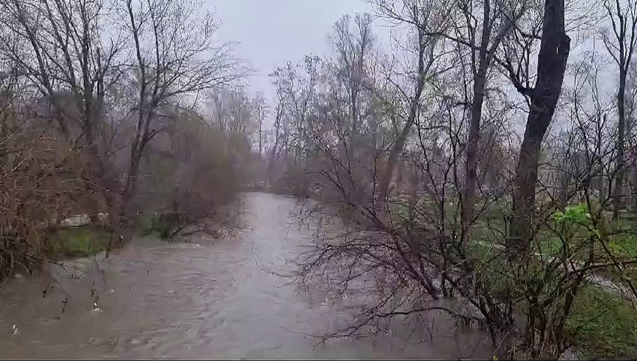 Forte pioggia a Milano, salgono i livelli di Seveso e Lambro. Granelli: ?Temiamo onda di piena da nord?