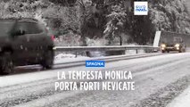 Spagna: la tempesta Monica porta neve e mareggiate