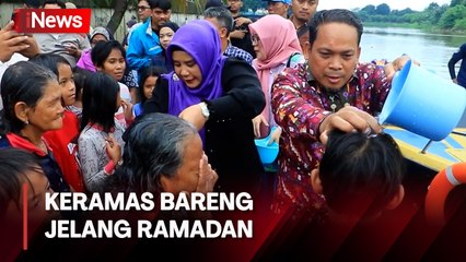Tradisi Jelang Ramadhan, Ratusan Warga Tangerang Keramas Bareng di Sungai Cisadane