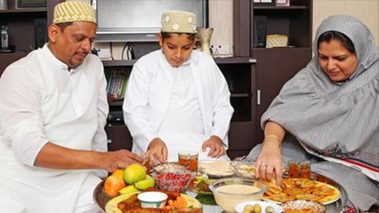 下载视频: Ramadan 2024: सहरी और इफ्तार में क्या खाना चाहिए क्या नहीं | Sehri Iftar Me Kya Khana Chahiye