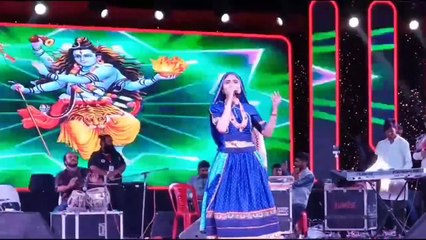 भजन गायिका गीताबेन रेबारी ने दी शानदार प्रस्तुतियां, भजनों पर झूमे श्रोता