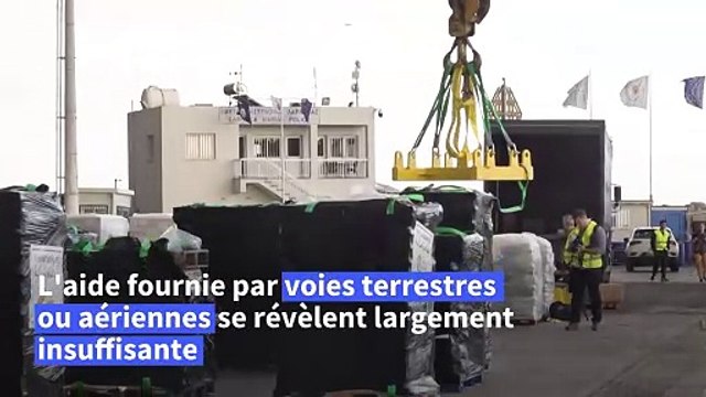 Chypre: chargement de l'aide humanitaire sur un bateau avant son départ pour la bande de Gaza