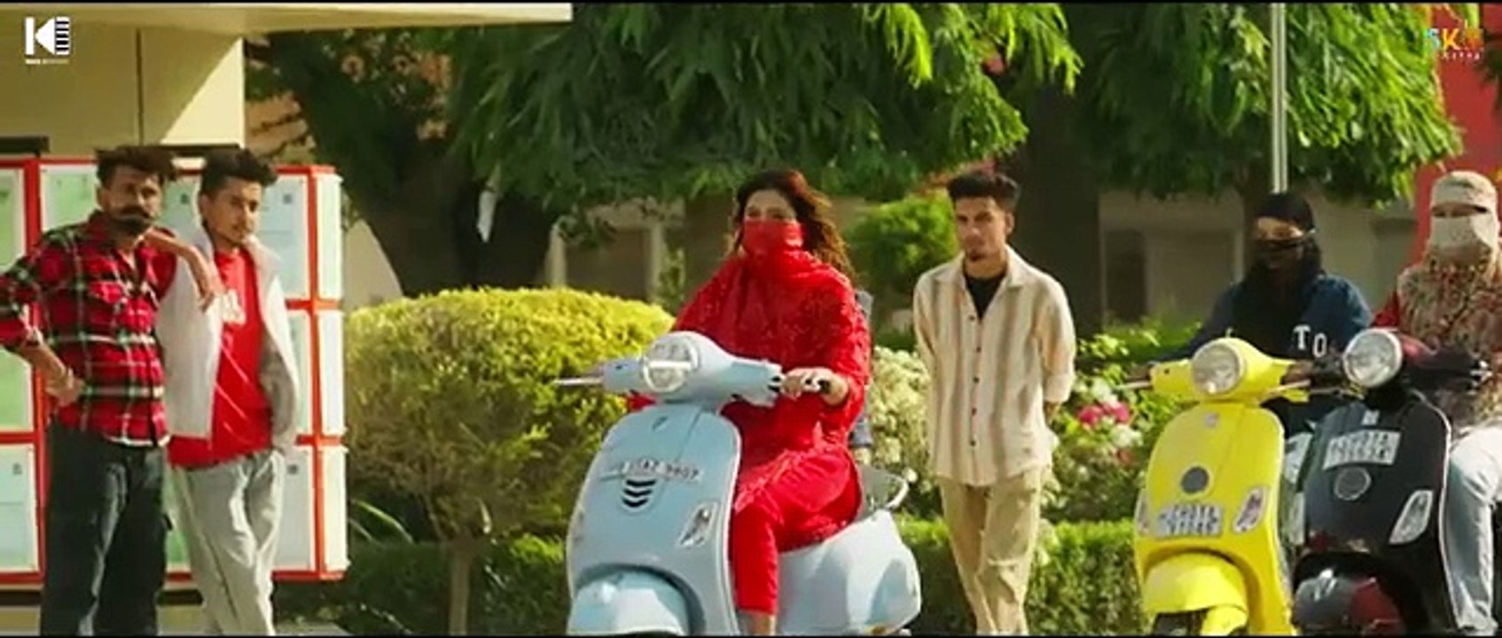 Billo_Kehndi___Kaka_New_Album___Anjali_Arora___Kaka_Heel_Song___Gol_Mol___Naqaab___Kaka_New_Songs(18)
