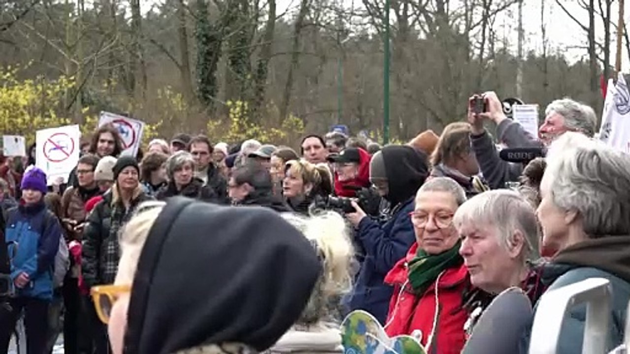 Neue Proteste gegen Tesla in Grünheide