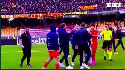 DT tira CABEZAZO a un RIVAL en el Lecce vs Hellas Verona