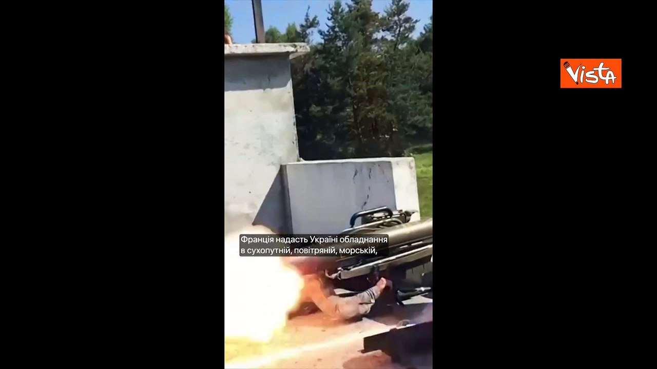 Macron e Zelensky firmano un accordo di sicurezza. Il video del Presidente ucraino