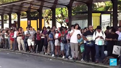 El presidente argentino Javier Milei desiste del aumento salarial del 48% para su gabinete