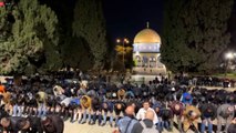 إقامة صلاة التراويح الأولى بالمسجد الأقصى وسطإجراءات  أمنية إسرائيلية مشددة