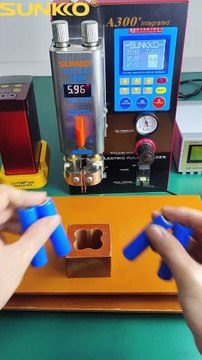 A new choice for welding masters A300+ industrial Grade Pneumatic Spot Welding Machine, digital display of spot welding voltage and current at a glance.