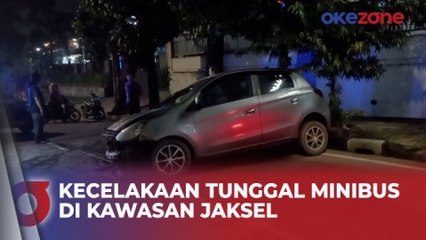 Mobil yang Ditumpangi Sekeluarga Ringsek usai Tabrak Pembatas Jalur Busway di Jaksel