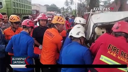 Detik-detik Evakuasi Sopir Terjepit Bodi Mobil
