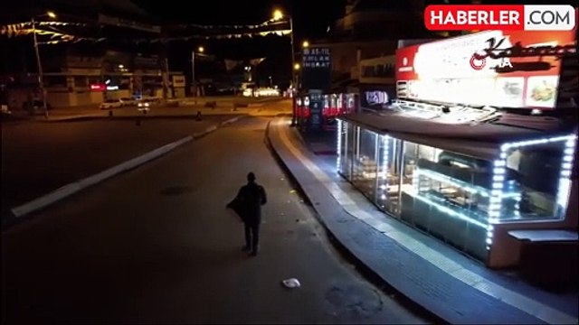 Ankara'da Ramazan davulcuları ilk sahurla birlikte çalışmaya başladı