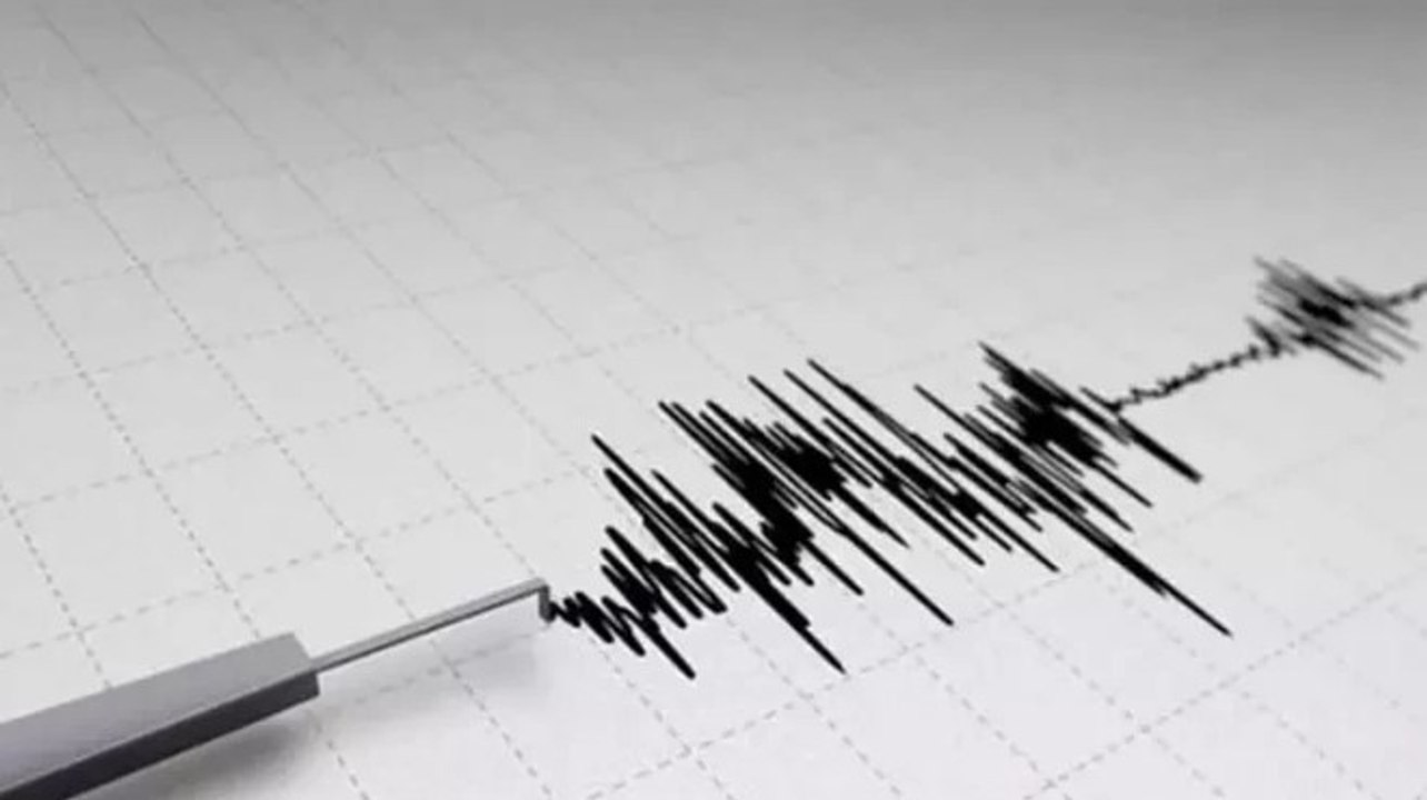 Samsun Körfezi açıklarında meydana gelen 4 büyüklüğündeki deprem anı kamerada