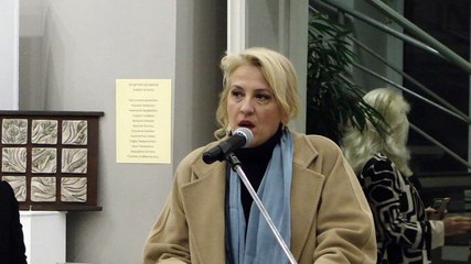 Δούρου για τις γυναίκες (βίντεο MAH07479)