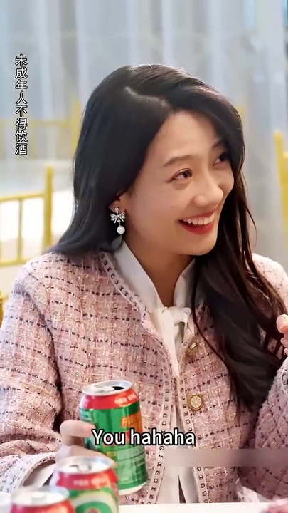 Cinderella was publicly humiliated and rejected at her wedding. In a fit of anger, she randomly grabbed a handsome stranger and got married in a flash. She thought he was just a poor security guard, but she never expected his true identity...