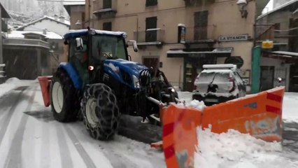 Statt Frühling: Schnee und sintflutartiger Regen in Italien