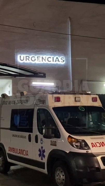 #Preliminar Tras ser agredido con arma blanca al interior de su domicilio ubicado en la colonia Colinas de la Primavera de Zapopan, un hombre se encuentra debatiéndose "entre la vida y la muerte" #GuardiaNocturna