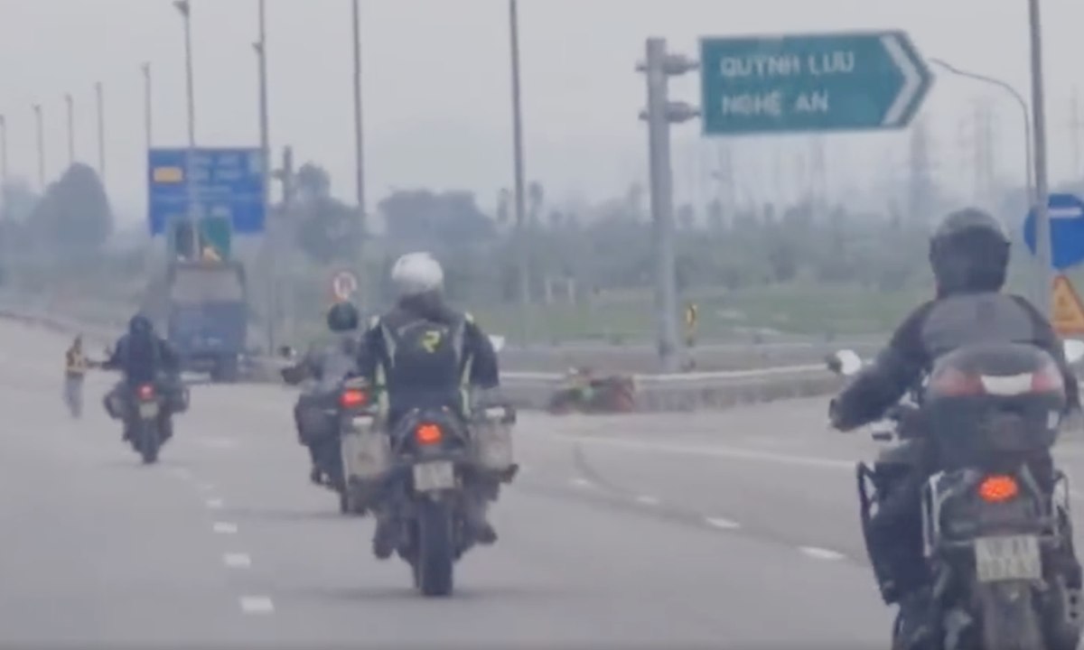 Truy tìm nhóm người đi mô tô phân khối lớn chạy vào cao tốc Nghi Sơn - Diễn Châu
