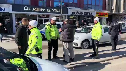 Bıçaklı ‘yan baktın’ kavgası: 1 yaralı