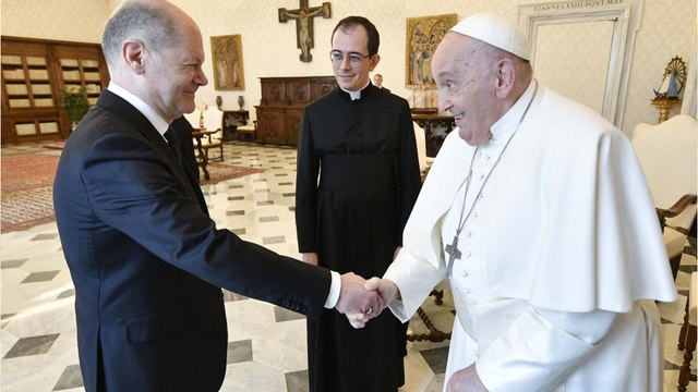 Papst Franziskus' Friedens-Appell an Ukraine: Strack-Zimmermann (FDP) schämt sich als Katholikin
