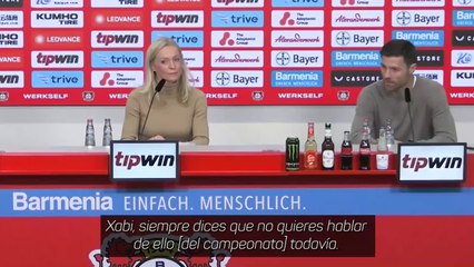 Xabi Alonso bromea con el título de Bundesliga